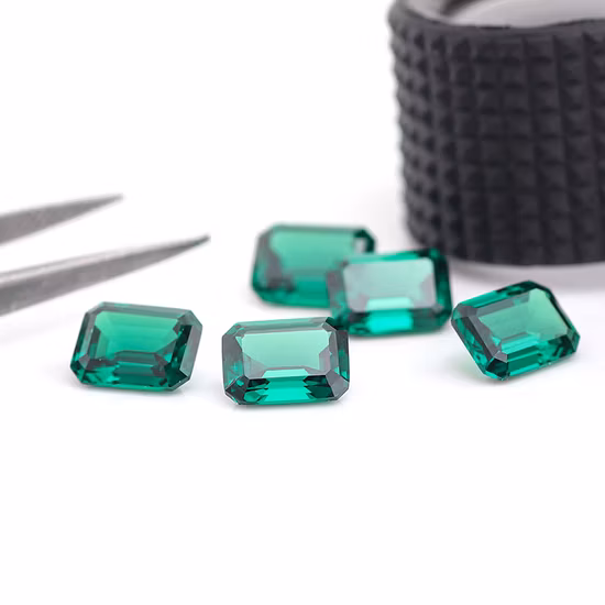 Piedra de gema suelta creada en laboratorio Cultivar piedras preciosas de esmeralda Piedra de joyería suelta Oct 6X8 Esmeraldas de Zambia para joyería